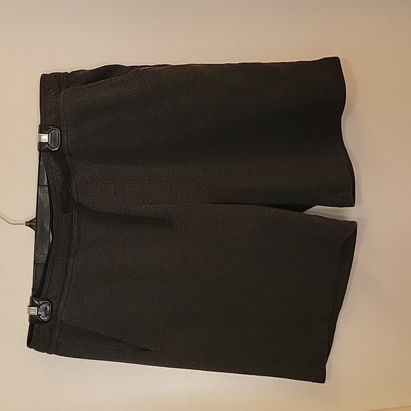 Eddie Bauer gray shorts size XL. - Picture 1 of 4
